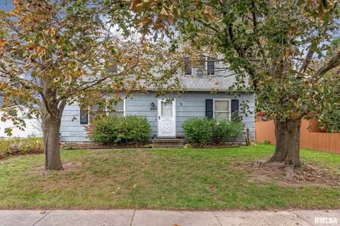 3215 W 66th St, Davenport, IA 52806
