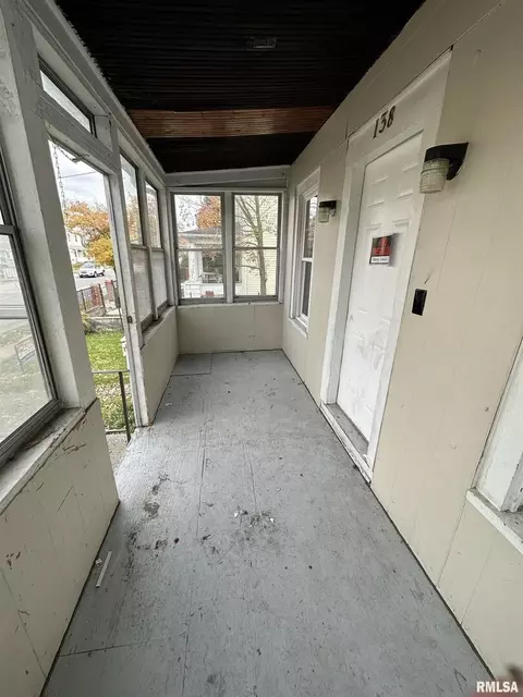 138 140 4th Ave, Moline, IL 61265 photo 3