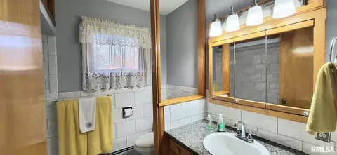 306 E Summit St, Wilton, IA 52778 photo 7