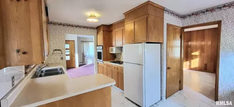 306 E Summit St, Wilton, IA 52778 photo 4