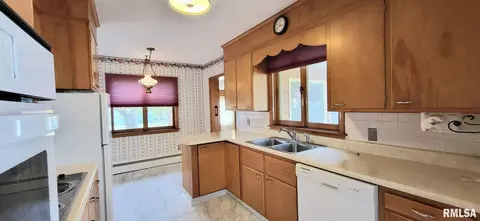 306 E Summit St, Wilton, IA 52778 photo 3