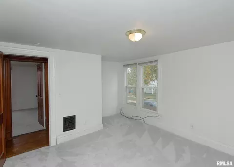 140 13th St, Silvis, IL 61282 photo 29
