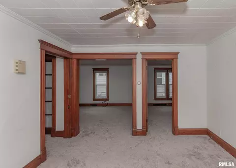 140 13th St, Silvis, IL 61282 photo 8
