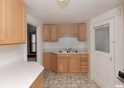 140 13th St, Silvis, IL 61282 photo 25