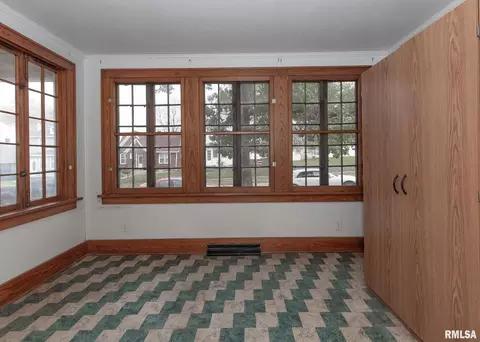 140 13th St, Silvis, IL 61282 photo 6