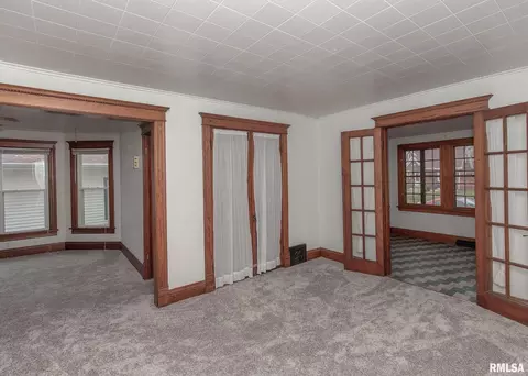 140 13th St, Silvis, IL 61282 photo 3