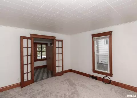 140 13th St, Silvis, IL 61282 photo 5