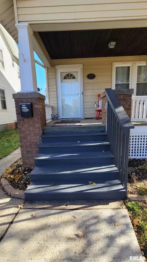 2114 12th St, Moline, IL 61265 photo 2