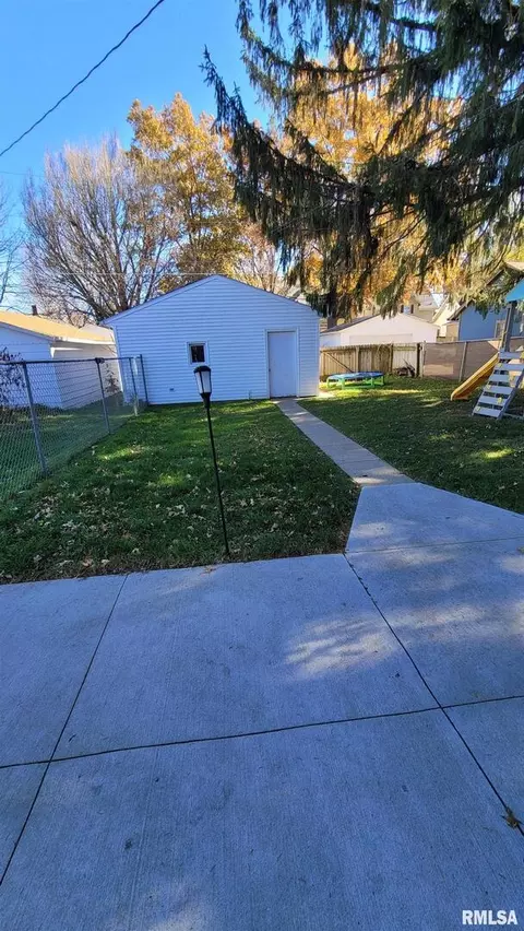 2114 12th St, Moline, IL 61265 photo 42