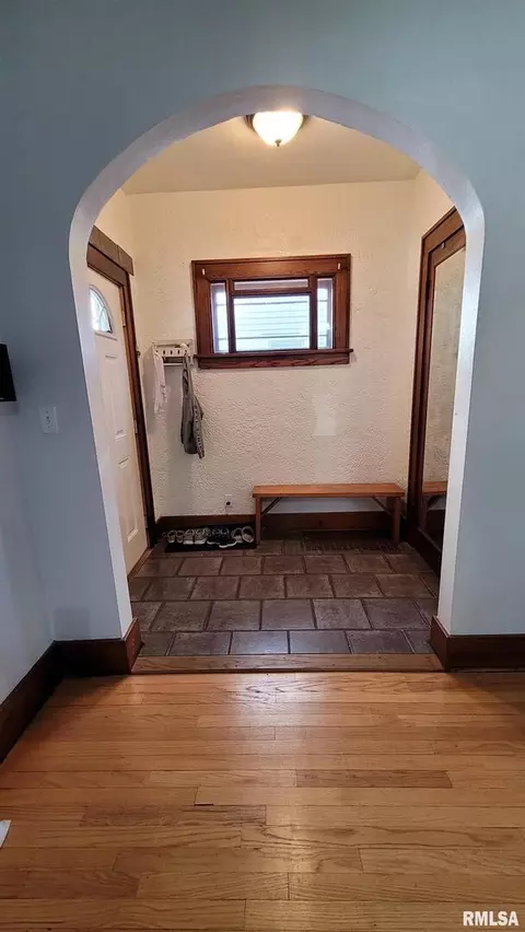 2114 12th St, Moline, IL 61265 photo 9