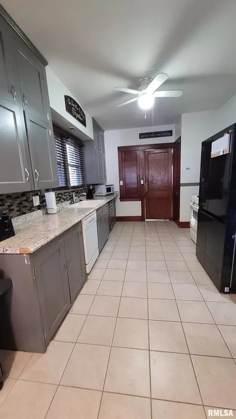 2114 12th St, Moline, IL 61265 photo 21
