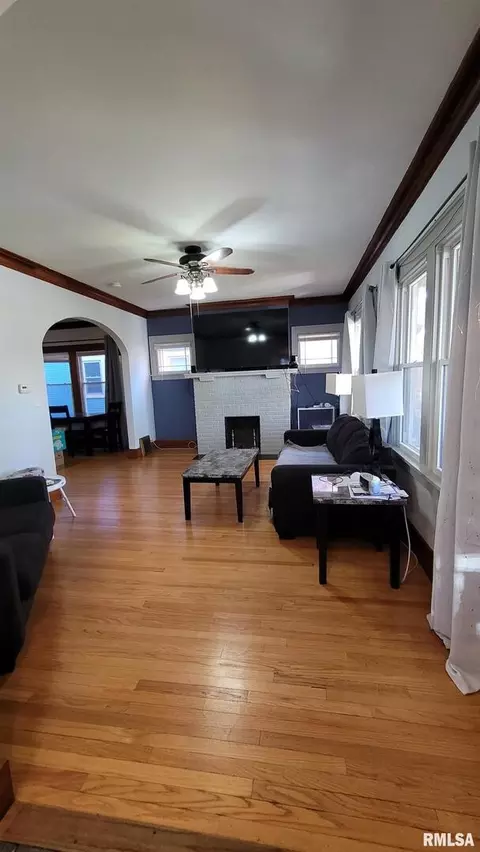 2114 12th St, Moline, IL 61265 photo 10