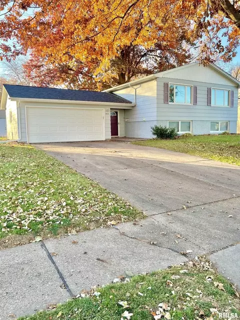 4624 Main St, Davenport, IA 52806