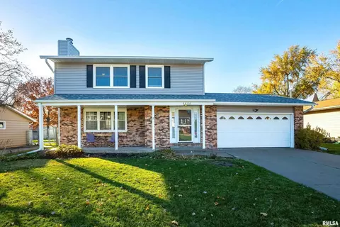 3690 S Hampton Dr, Bettendorf, IA 52722