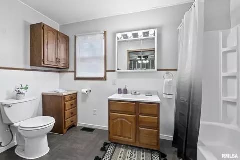 1811 18th St #A, Moline, IL 61265 photo 10