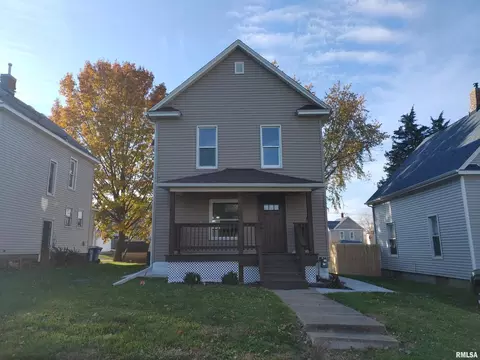 134 10th St, Silvis, IL 61282