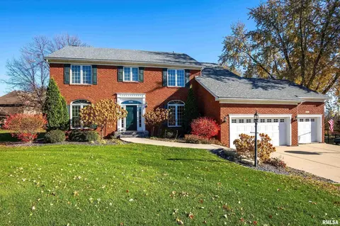 4663 School House Rd, Bettendorf, IA 52722