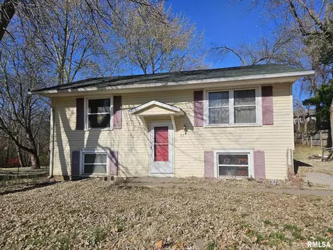 521 30th Ave W, Milan, IL 61264