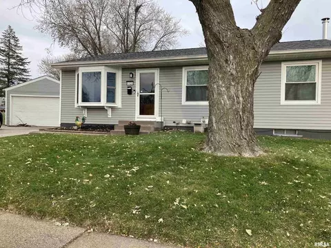1131 N Linwood Ave, Davenport, IA 52804