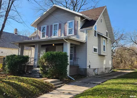 1728 Bridge Ave, Davenport, IA 52803