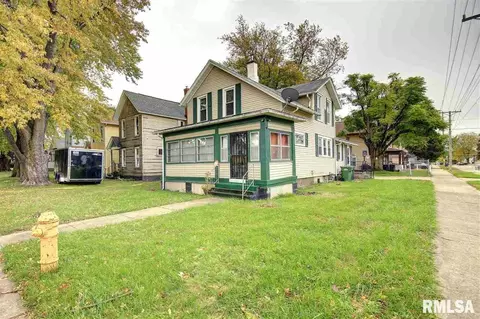 563 2nd Ave S, Clinton, IA 52732
