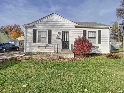 2332 11th St, Rock Island, IL 61201