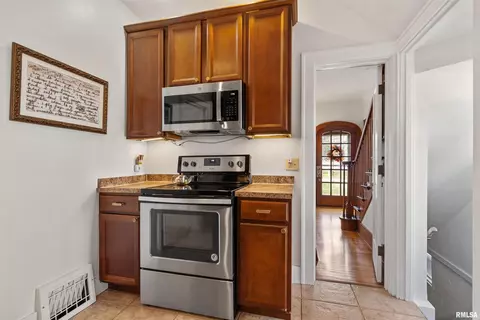 1314 29th St, Moline, IL 61265 photo 11