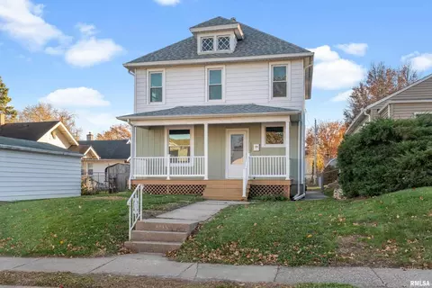 1135 E Columbia Ave, Davenport, IA 52803