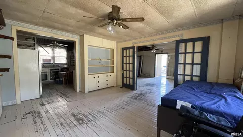 603 E Carter St, Marion, IL 62959 photo 2