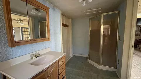 603 E Carter St, Marion, IL 62959 photo 8