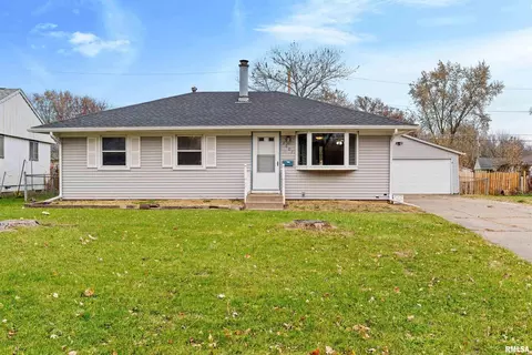 2607 Cypress Dr, Bettendorf, IA 52722