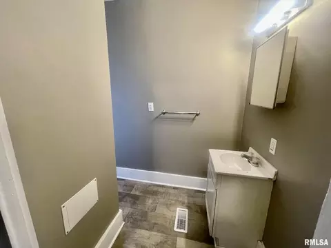 203 Eustis St, Kewanee, IL 61443 photo 11