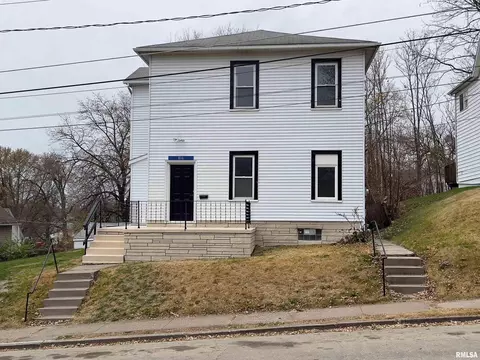 816 Taylor St, Davenport, IA 52802