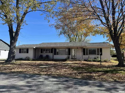 105 S Fly Ave, Goreville, IL 62939
