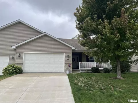 1808 E 6th St, Coal Valley, IL 61240