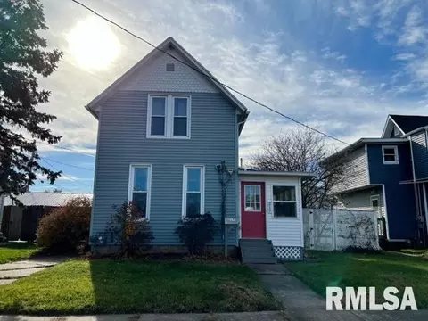 217 21st Ave N, Clinton, IA 52732