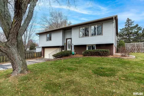 2608 W 58th St, Davenport, IA 52806