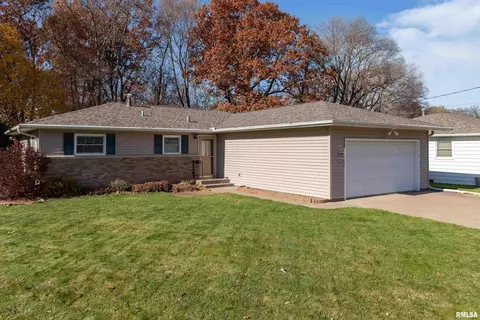 2209 3rd St #B, East Moline, IL 61244