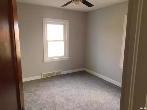 1928 2nd St, Moline, IL 61265 photo 10