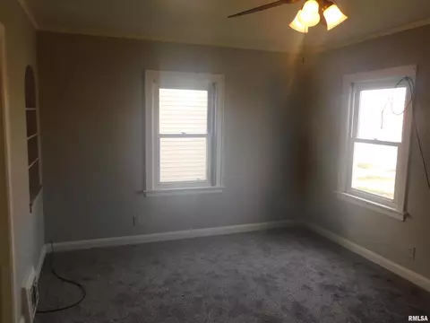 1928 2nd St, Moline, IL 61265 photo 6