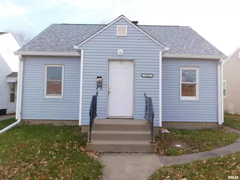 1928 2nd St, Moline, IL 61265