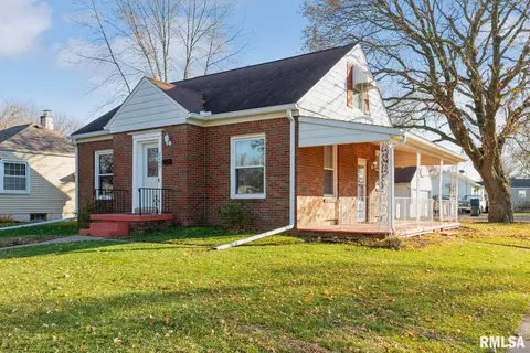 2237 W Lombard St, Davenport, IA 52804