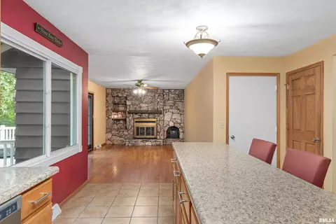 3518 39th St, Moline, IL 61265 photo 7