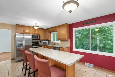 3518 39th St, Moline, IL 61265 photo 2