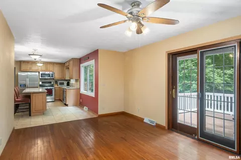 3518 39th St, Moline, IL 61265 photo 5