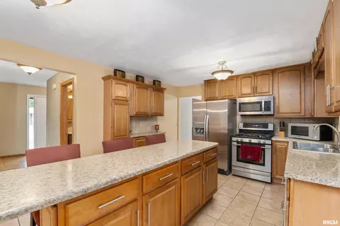 3518 39th St, Moline, IL 61265 photo 3