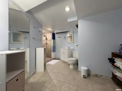 3225 6th St, Moline, IL 61265 photo 18
