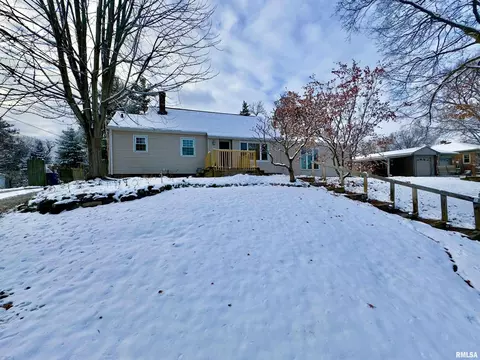 3225 6th St, Moline, IL 61265 photo 2