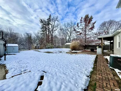 3225 6th St, Moline, IL 61265 photo 3