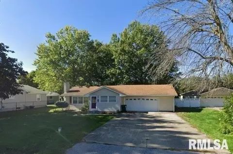 3917 12th St, Moline, IL 61265